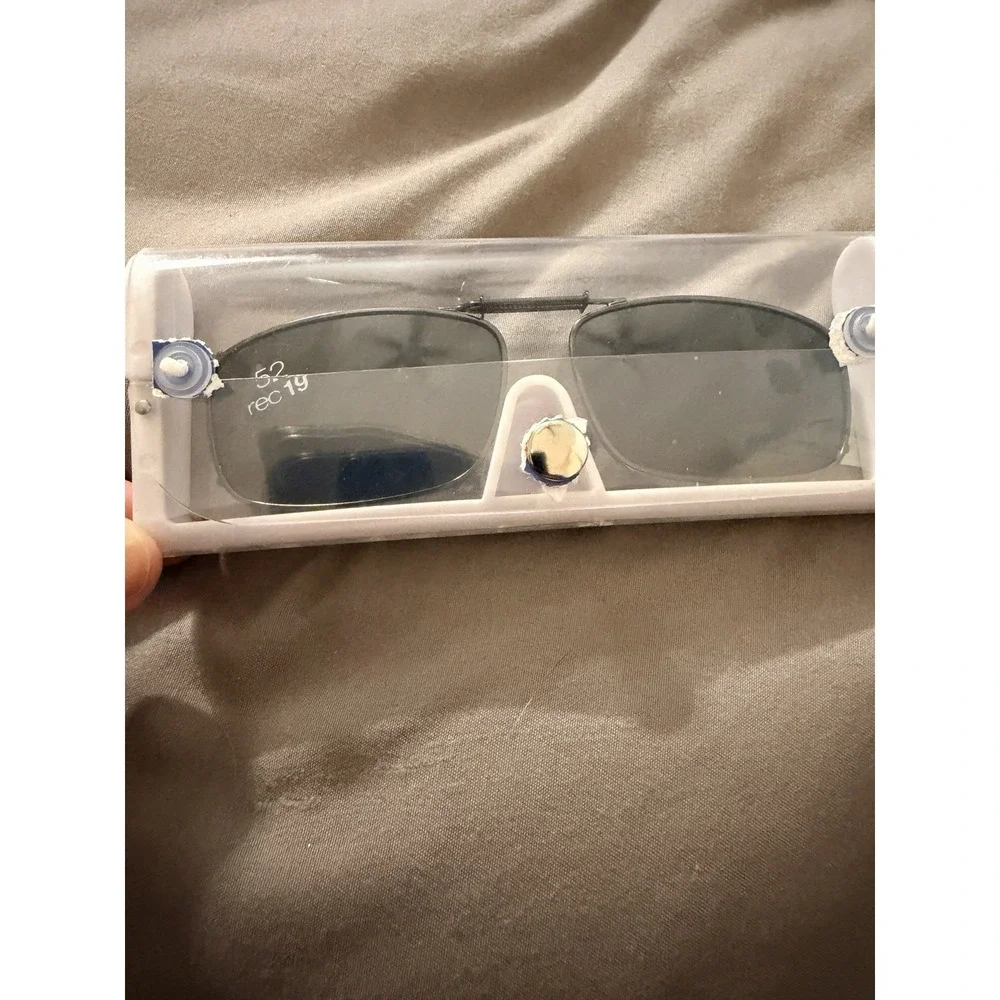 Solar Shield Clip-On Polarized Sunglasses, 52 REC 19 (RIM) --
